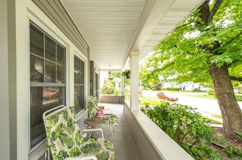 22 Woodlawn Ave, Middletown, NY 10940-3215
