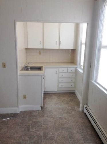124 Ledge St, Providence, RI 02904-1562