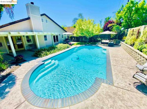 233 Oak View Ln, Oakley, CA 94561-4210