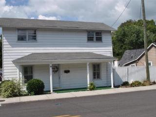 110 Washington Ave, Clinton TN  37716-3033 exterior