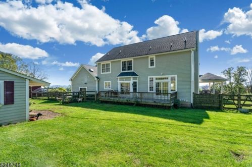 54 Morris Ave, Fredon NJ  07860-4900 exterior