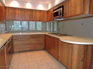 131 Williams Rd, Cresco, PA 18326-7434