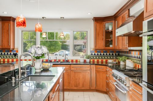 368 Fontainbleau Ter, Los Altos CA  94022-2229 exterior