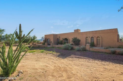 10255 Carolanne Dr, Tucson, AZ 85742-9695