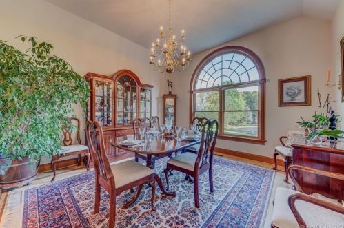 223 Castlewood Dr, Kensington CT  06037-2951 exterior