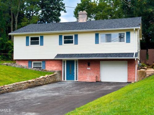 515 Rosary Dr, Covington, KY 41018-1313