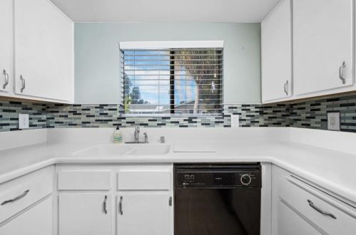 4308 Spoon Bill Way, Oceanside CA  92057-7508 exterior