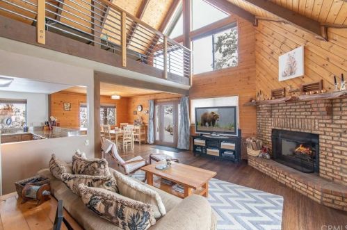 1113 Chimney Peak Rd, Big Bear City CA  92314-8871 exterior