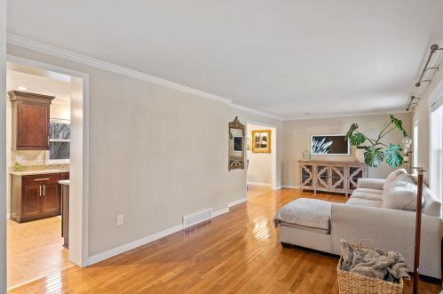 4775 Stratford Dr, Greendale WI  53129-2016 exterior