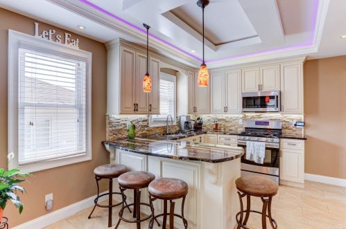 104 Clement Ave, Floral Park NY  11003-2704 exterior