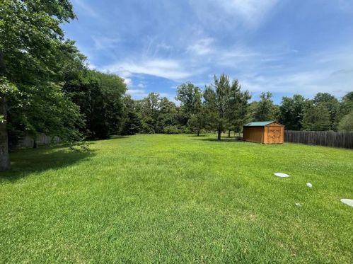 9099 Red Stag Ln, Conroe, TX 77303-1663