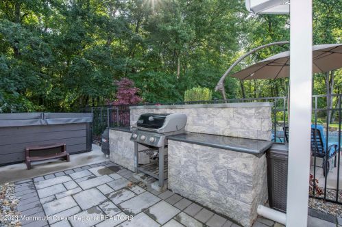 9 Maxim Ct, Jackson Twp NJ 08527-3893 exterior