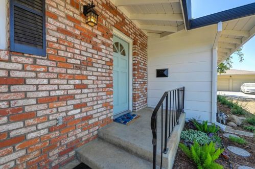 855 B St, Liberty Farms CA  95620-3311 exterior