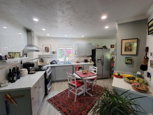 158 Sequoia Cir, Santa Rosa, CA 95401-9178