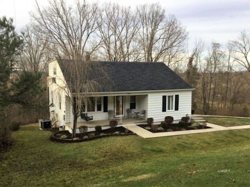 11 Curtis St, Shade, OH 45701-3724