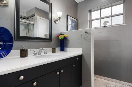 800 46th Ave, Hollywood FL  33021-5909 exterior