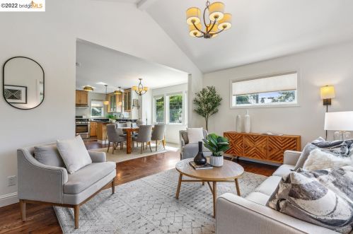 5904 Canning St, Oakland CA 94609-1306 exterior