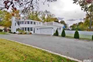 1 Central Ave, Amityville, NY 11701-3510