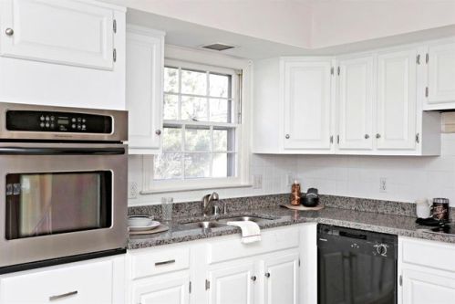 3837 Plantation Dr, Lexington, KY 40514-4049