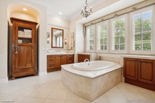 14203 Caminito Vistana, San Diego CA 92130-3724 exterior