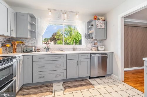 81 Moongale Dr, Carlisle PA  17013-2116 exterior