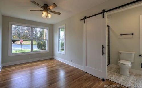 242 Meadowside Rd, Milford CT  06460-4528 exterior