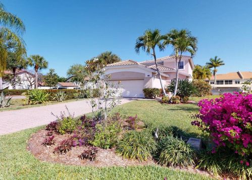 203 Eveningstar Cay, Naples, FL 34114-9612