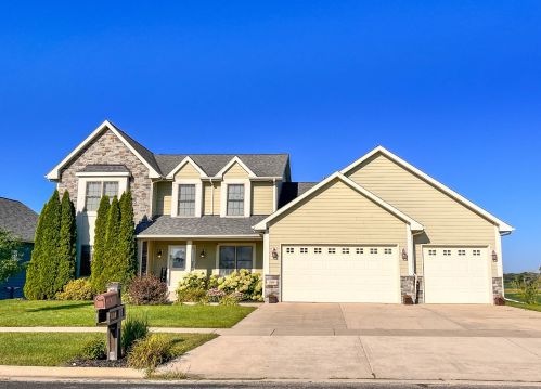 808 Linda Ln, Watertown, WI 53094-6230