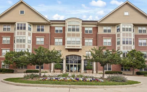 4130 Lake Dr, Milwaukee WI  53211-1719 exterior