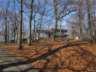 6 Burberry Ln, Stormville, NY 12582-5402