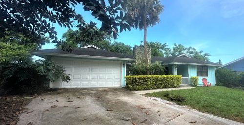 295 12 Ave, Vero Beach FL 32960-5001 exterior