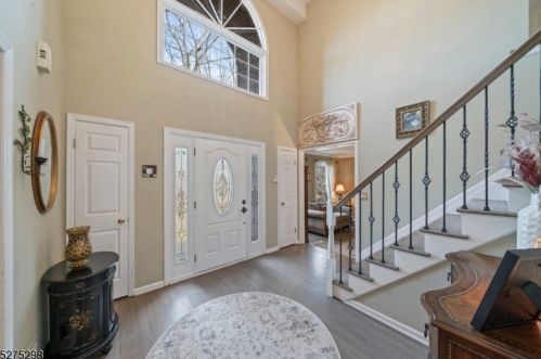 7 Crescent Ridge Rd, Boonton, NJ 07005-9505