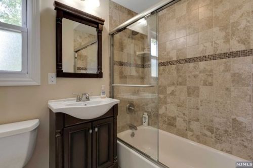 1663 River Rd, Teaneck NJ  07666-2259 exterior