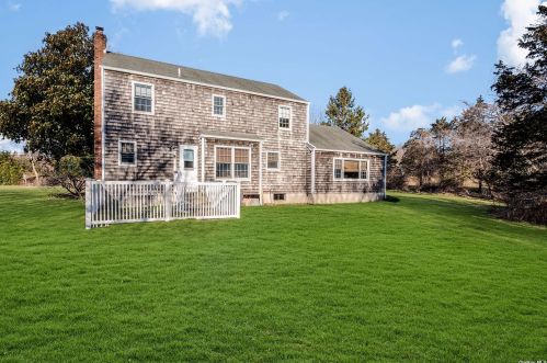 14 Inkberry St, East Hampton, NY 11937-2244