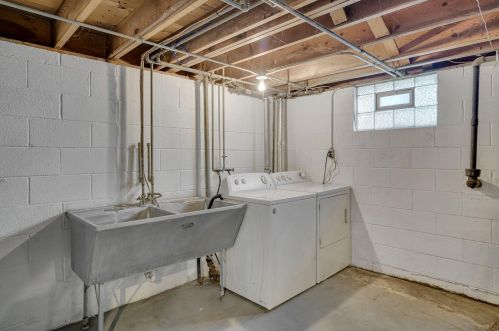 9248 Cottage Grove Pl, Hammond IN  46322-2819 exterior