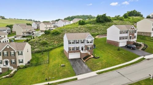 1066 Granite Dr, Mc Donald, PA 15057-2518