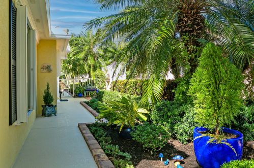 10726 Elsinore Dr, Fort Pierce, FL 34987-2149