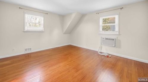 525 Oritani Pl, Teaneck NJ  07666-1637 exterior