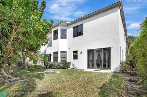 5098 168 Ave, Hollywood FL  33027-4913 exterior