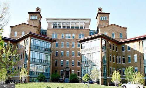 2425 L St, Washington DC  20037-2408 exterior