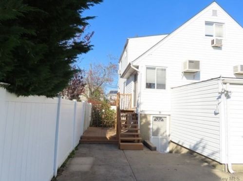231 Carman Ave, East Rockaway NY  11518-1737 exterior