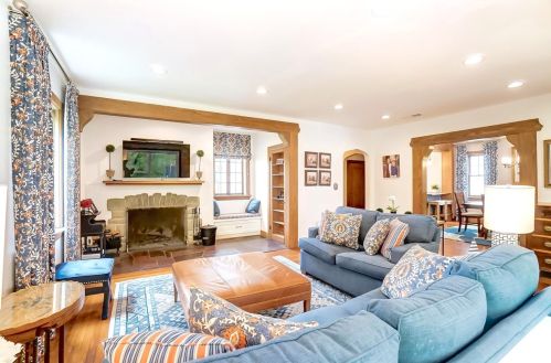 1114 Beverly Hill Dr, Cincinnati, OH 45208-4324