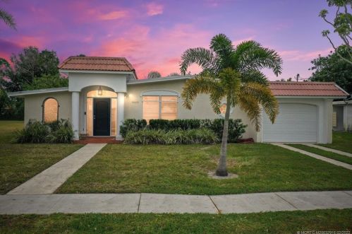 3279 Monte Vista St, Fort Pierce, FL 34952-6112