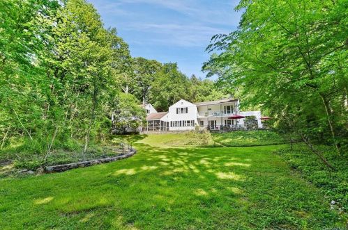 259 Croton Dam Rd, Crotonville, NY 10562-2108