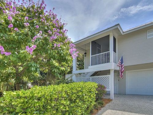 1826 Farm Trl, Sanibel FL  33957-4118 exterior