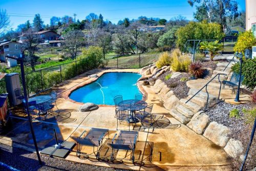 2979 Keeling Ave, Lakeport CA  95453-6804 exterior