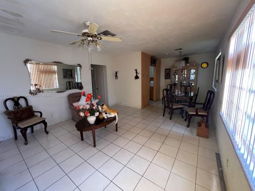 344 52nd St, Hialeah, FL 33013-1523