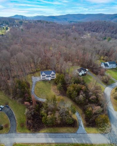 25 Temby Dr, Dover Plains, NY 12522-5841