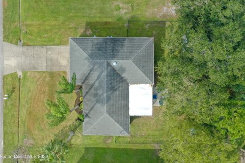 668 Forster Ave, Sebastian FL  32958-4828 exterior