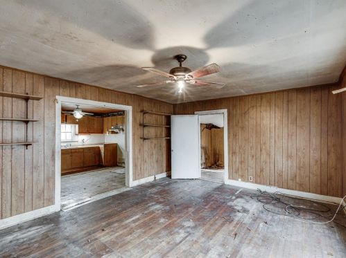 937 Rogers St, Waxahachie, TX 75165-4183